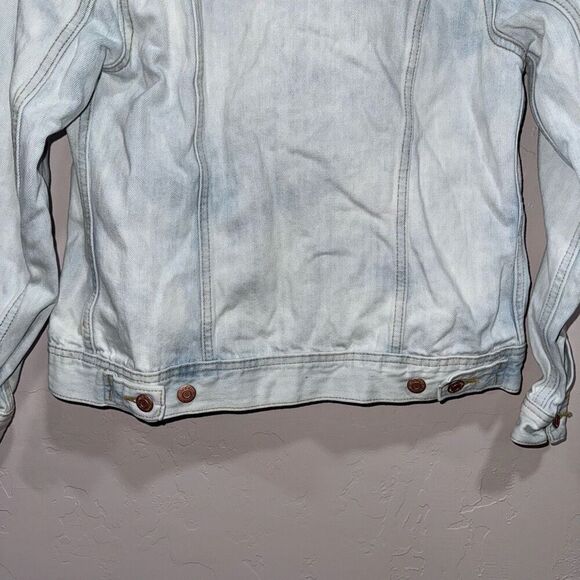 Old Navy Light Wash Denim Jacket Size Small - Picture 3 of 6